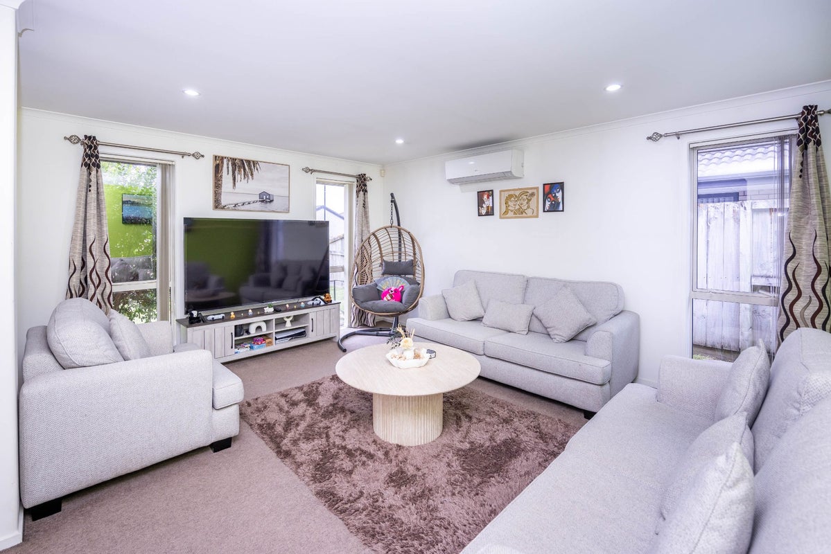 20 Edgeview Crescent, Fitzroy, Hamilton - Carousel 2
