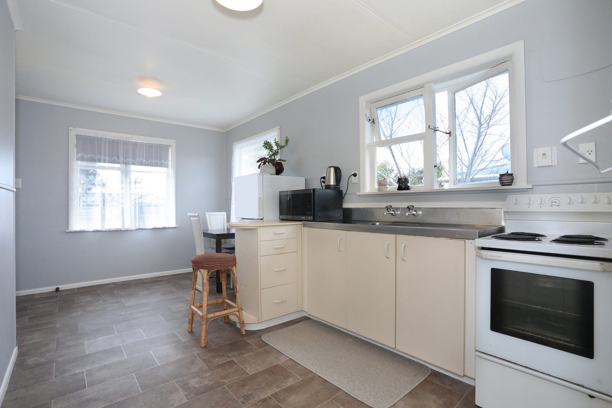 9 Oriana Place, Highbury, Palmerston North - Carousel 2