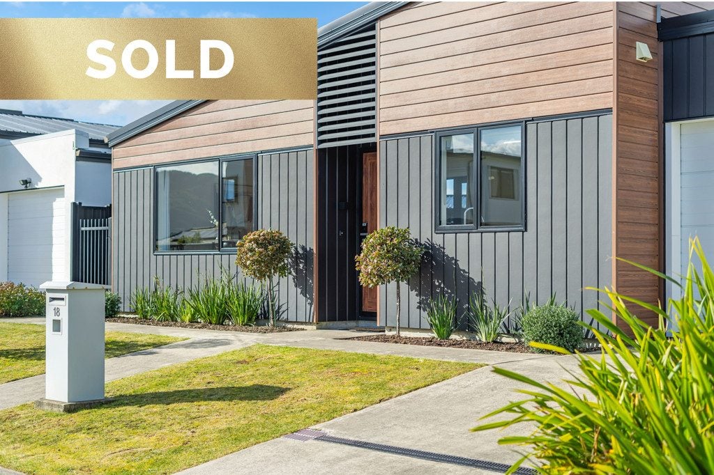 18 Aston Crescent, Wallaceville, Upper Hutt - Carousel 1