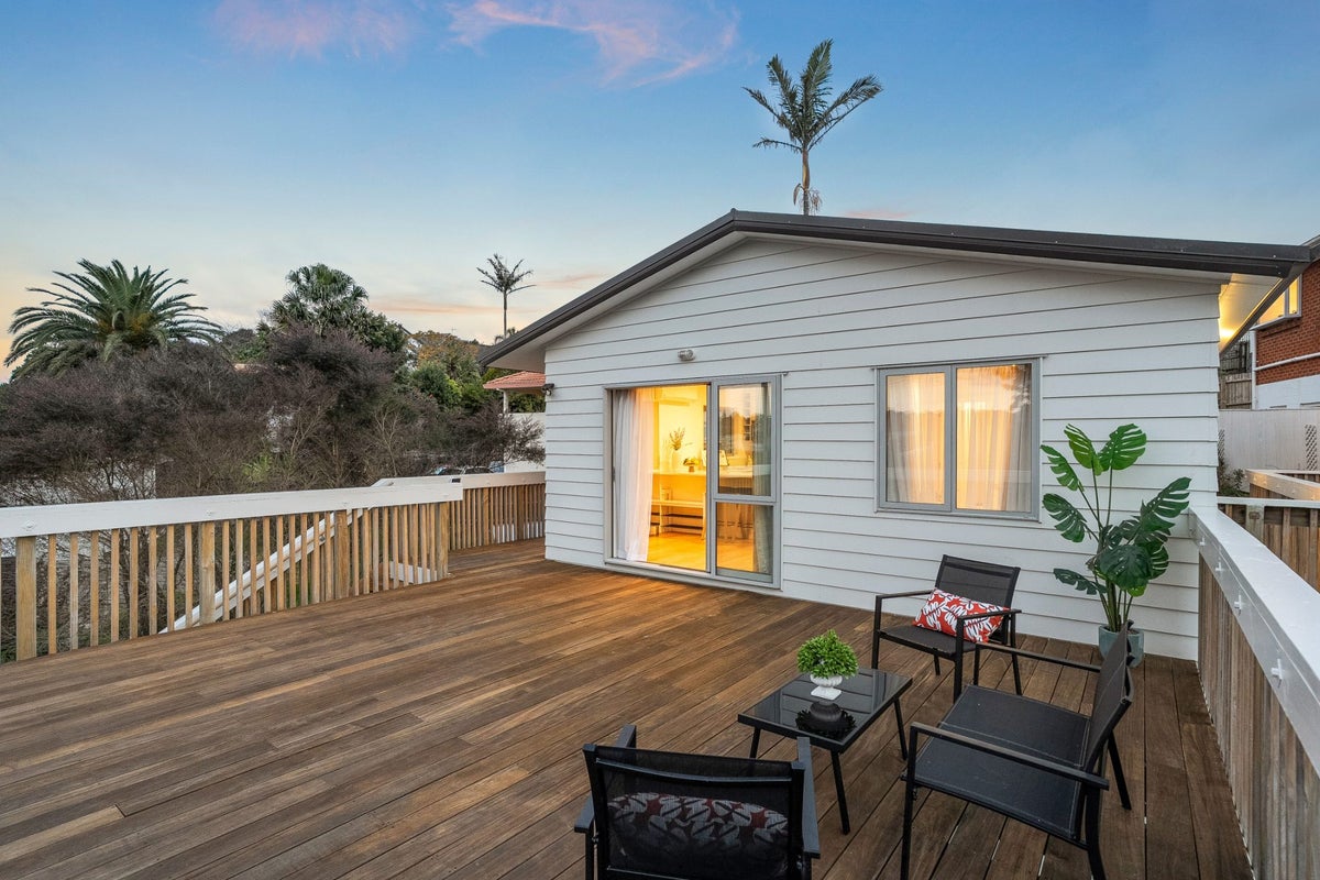 11B Queenstown Road, Hillsborough, Auckland - Carousel 1