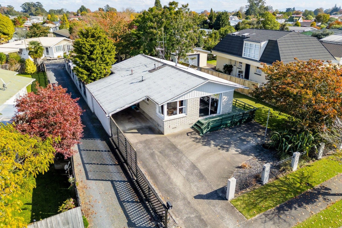 9 Claremont Avenue, Chartwell, Hamilton - Carousel 1