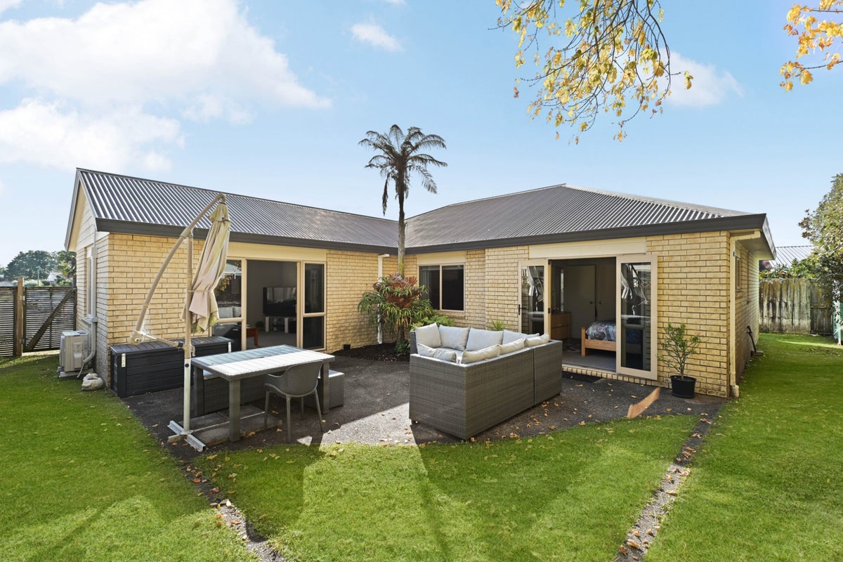 14 Northmeadow Drive, Rototuna, Hamilton - Carousel 2