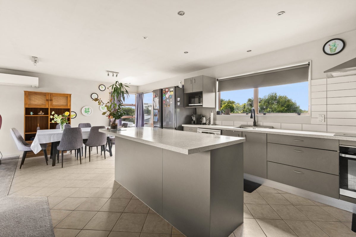 102 Freyberg Avenue, Tamatea, Napier - Carousel 1