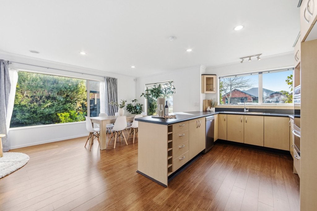 45 Kinsella Crescent, Aidanfield, Christchurch - Carousel 29