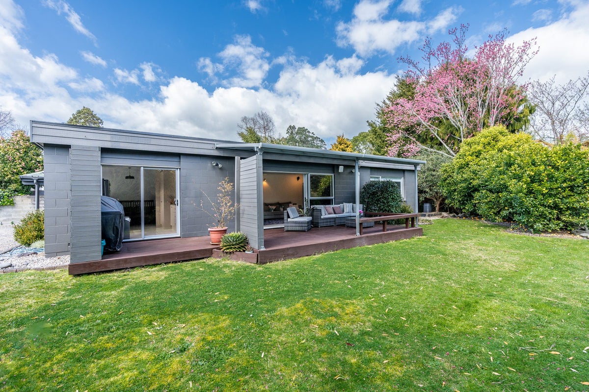 24 Splitt Avenue, Glenview, Hamilton - Carousel 1