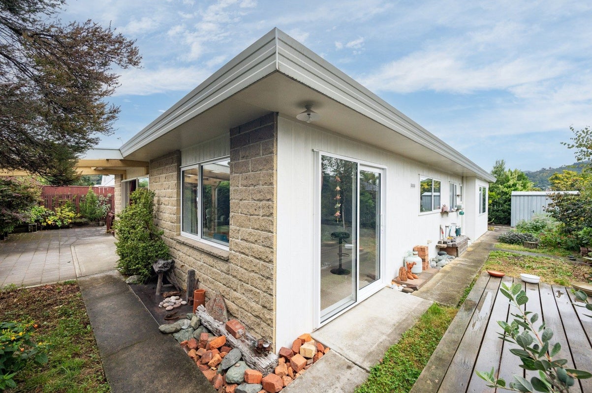 9 Sovereign Street, The Wood, Nelson - Carousel 2
