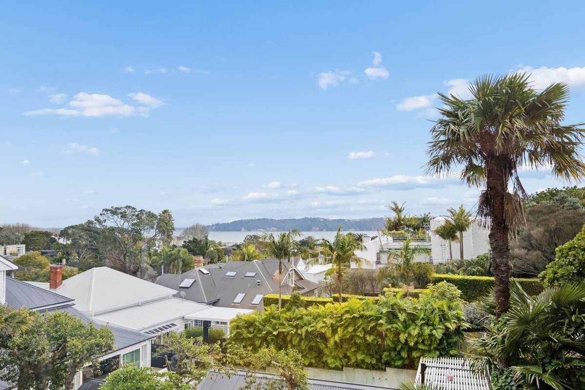 15A Clifton Road, Herne Bay, Auckland - Carousel 2