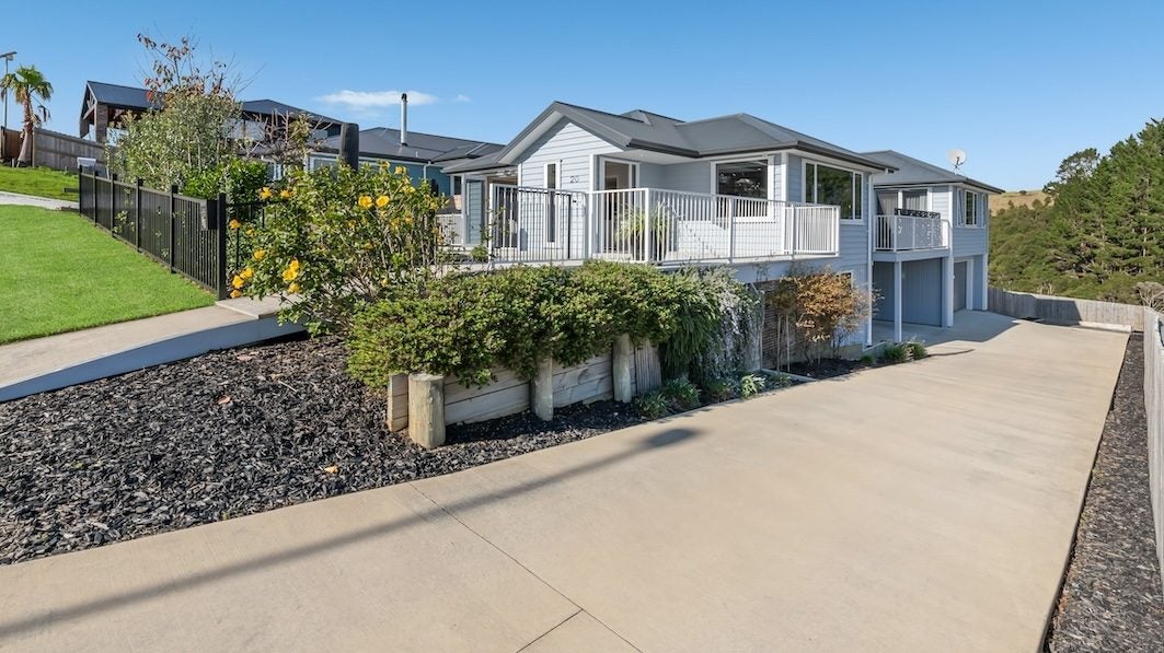 20 Matara Avenue, Maraetai, Auckland - Carousel 1