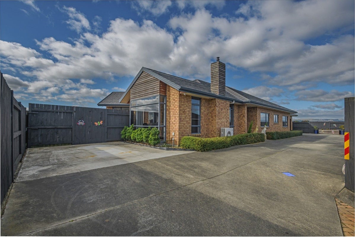 8 Crabapple Close, Milson, Palmerston North - Carousel 20