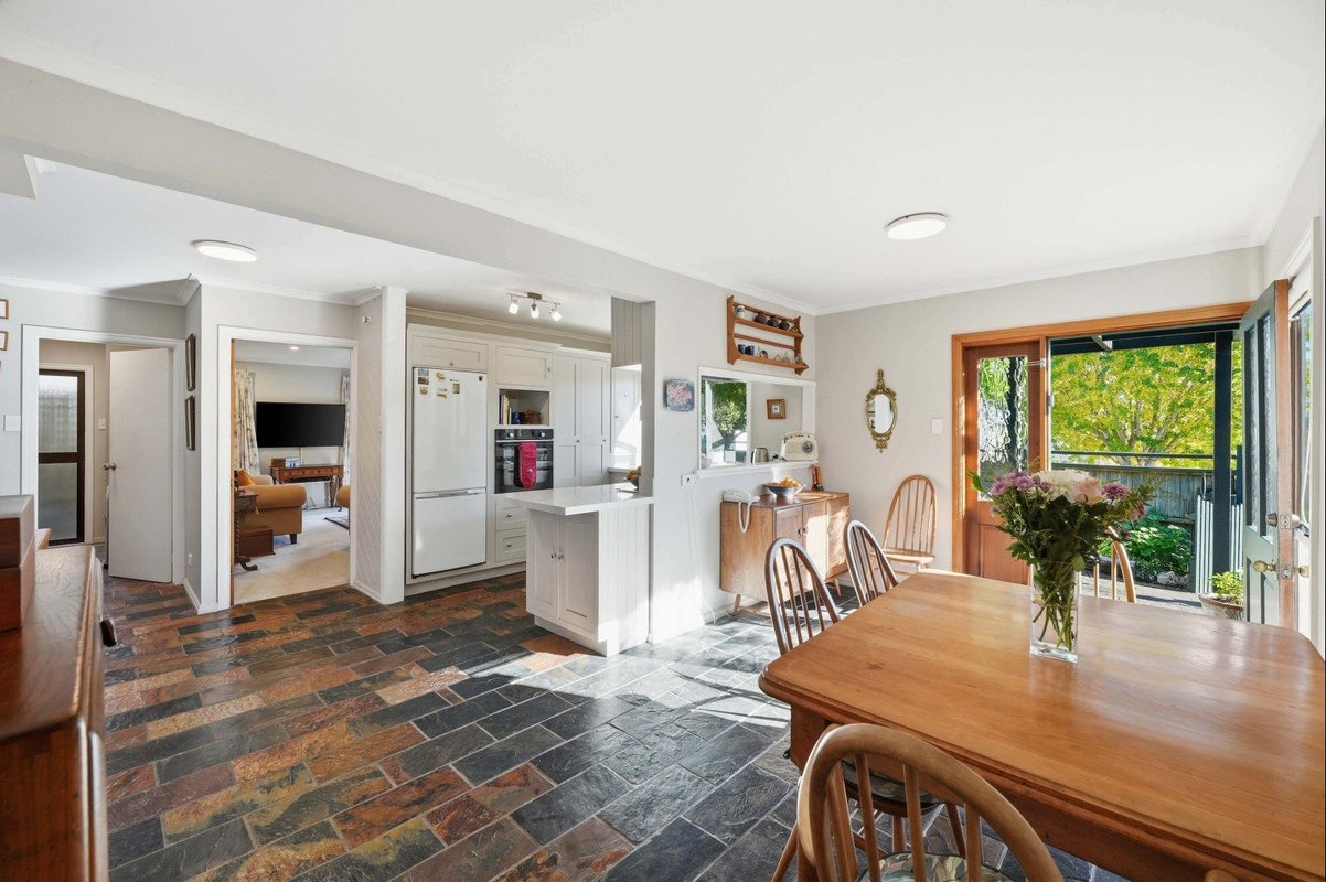 2/32 Albert Road, Devonport, Auckland - Carousel 2