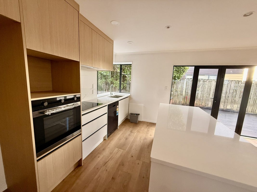24 Bluebird Crescent, Unsworth Heights, Auckland - Carousel 2