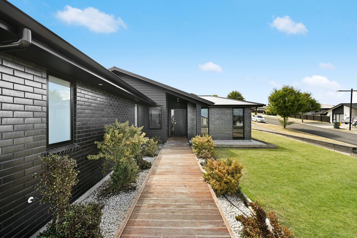 23 Waireka Road, Rototuna North, Hamilton - Carousel 2