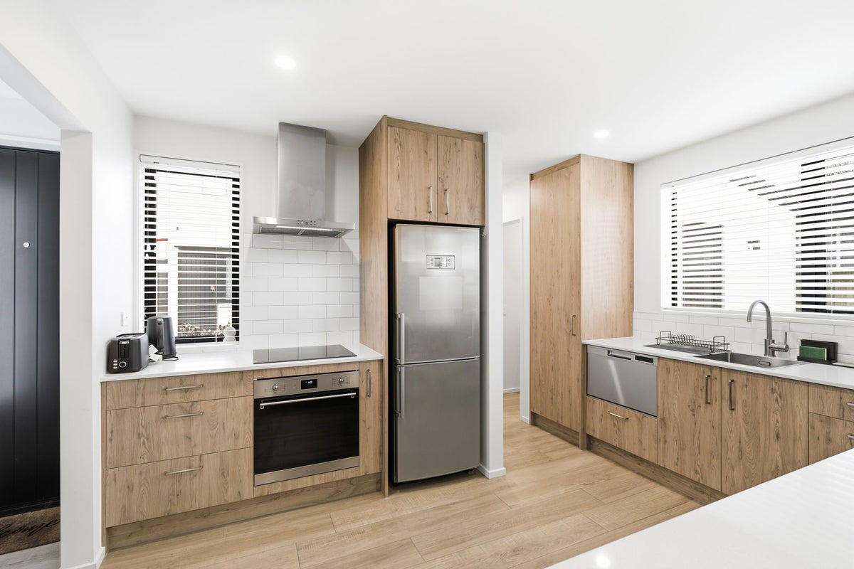 2/249 Lyttelton Street, Spreydon, Christchurch - Carousel 2