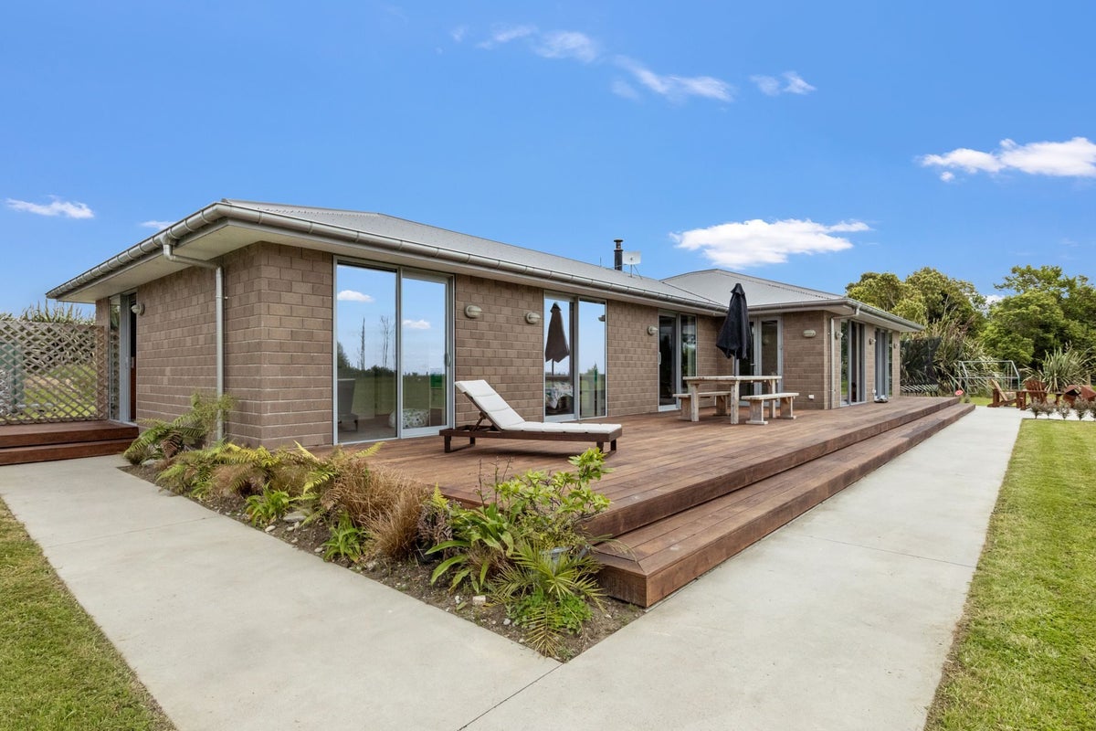347 Utopia Road, Westport, Westport - Carousel 1