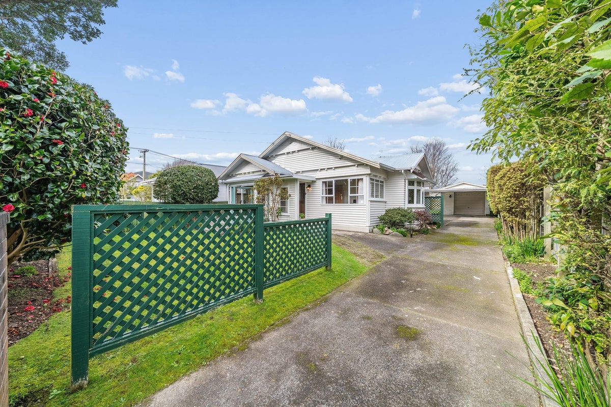 22 Puriri Street, Woburn, Lower Hutt - Carousel 1