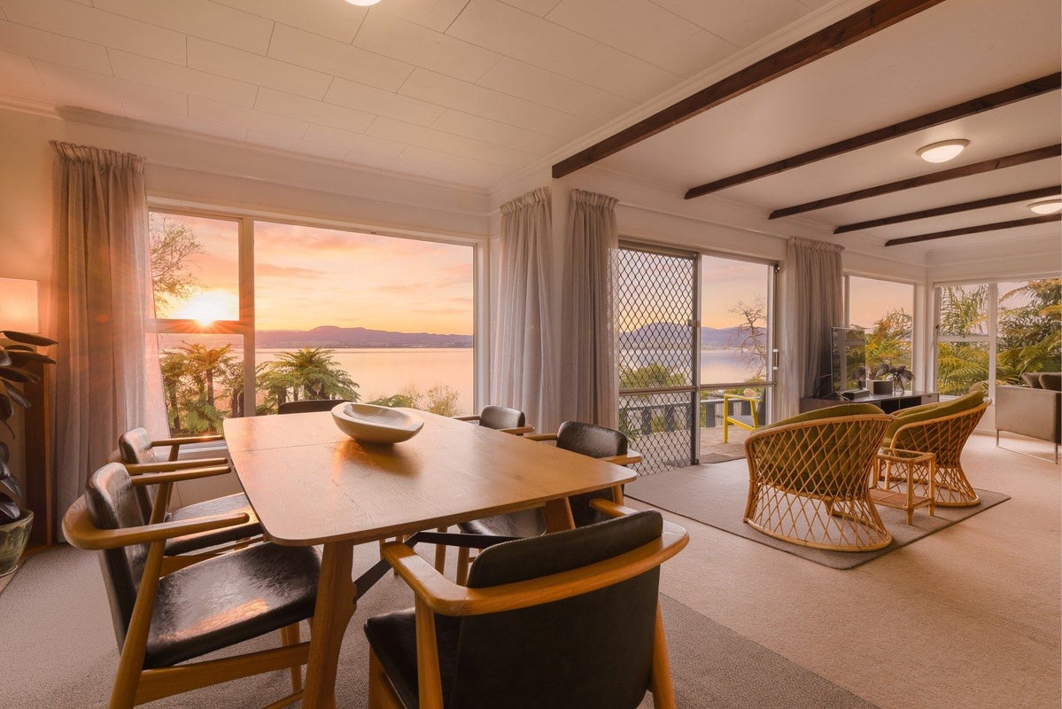 137 Koutu Road, Kawaha Point, Rotorua - Carousel 1