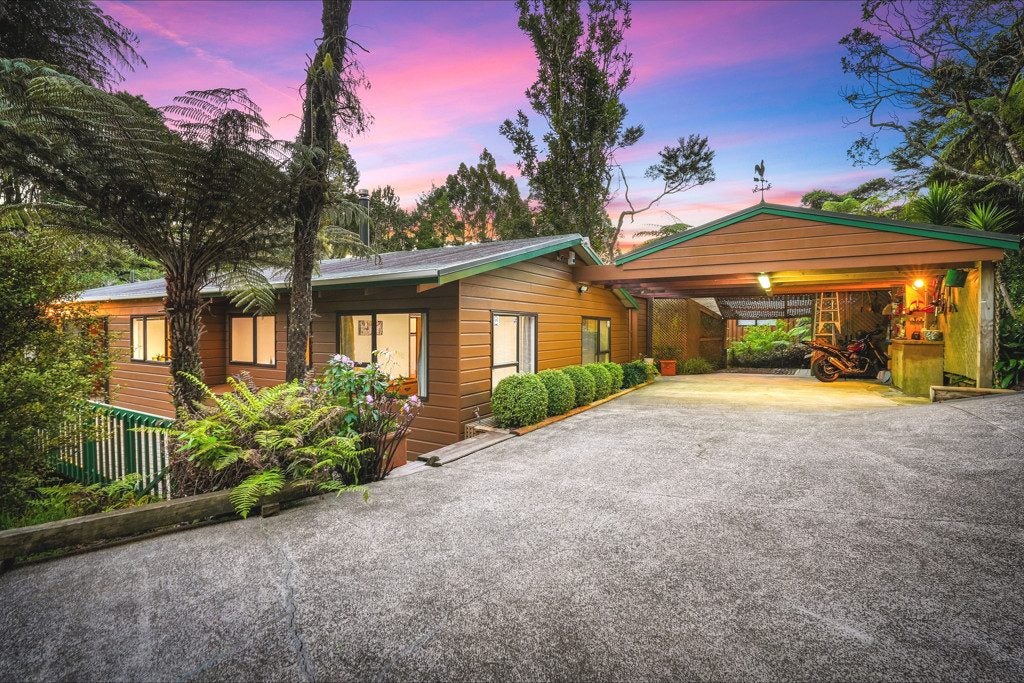 261 Konini Road, Titirangi, Auckland - Carousel 1