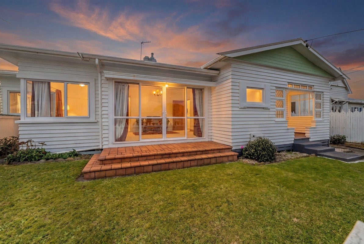 33 Beach Street, Fitzroy, New Plymouth - Carousel 25