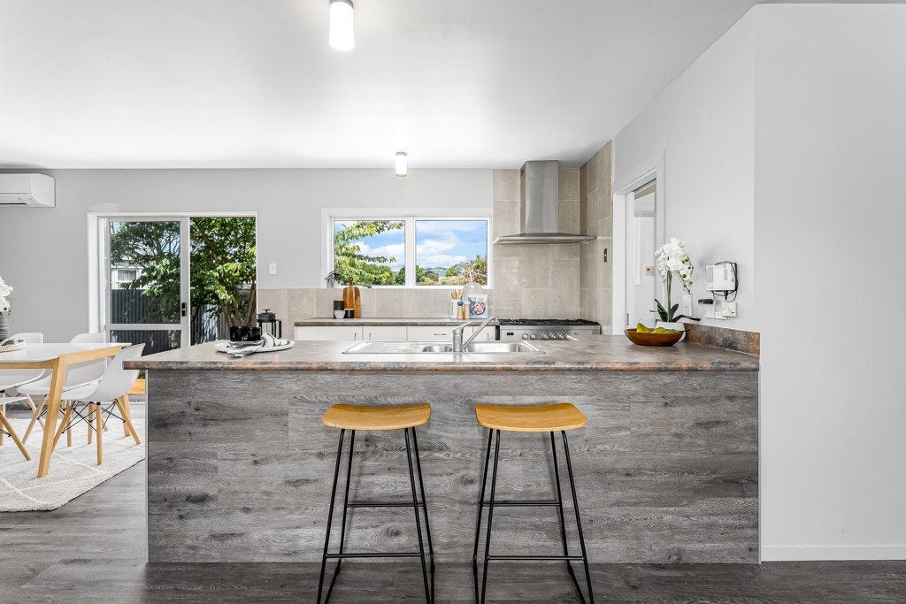 15 Athlone Crescent, Boulcott, Lower Hutt - Carousel 2