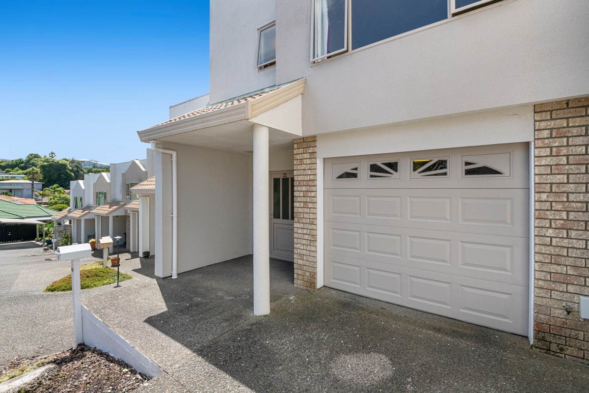 55 Palmgreen Court, Stanmore Bay, Whangaparaoa - Carousel 1