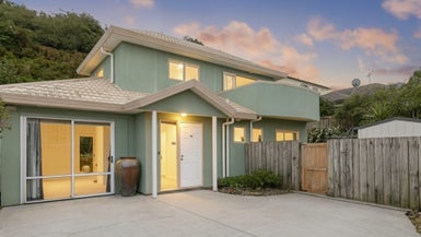 20A Bowes Crescent, Strathmore Park, Wellington - Carousel 1