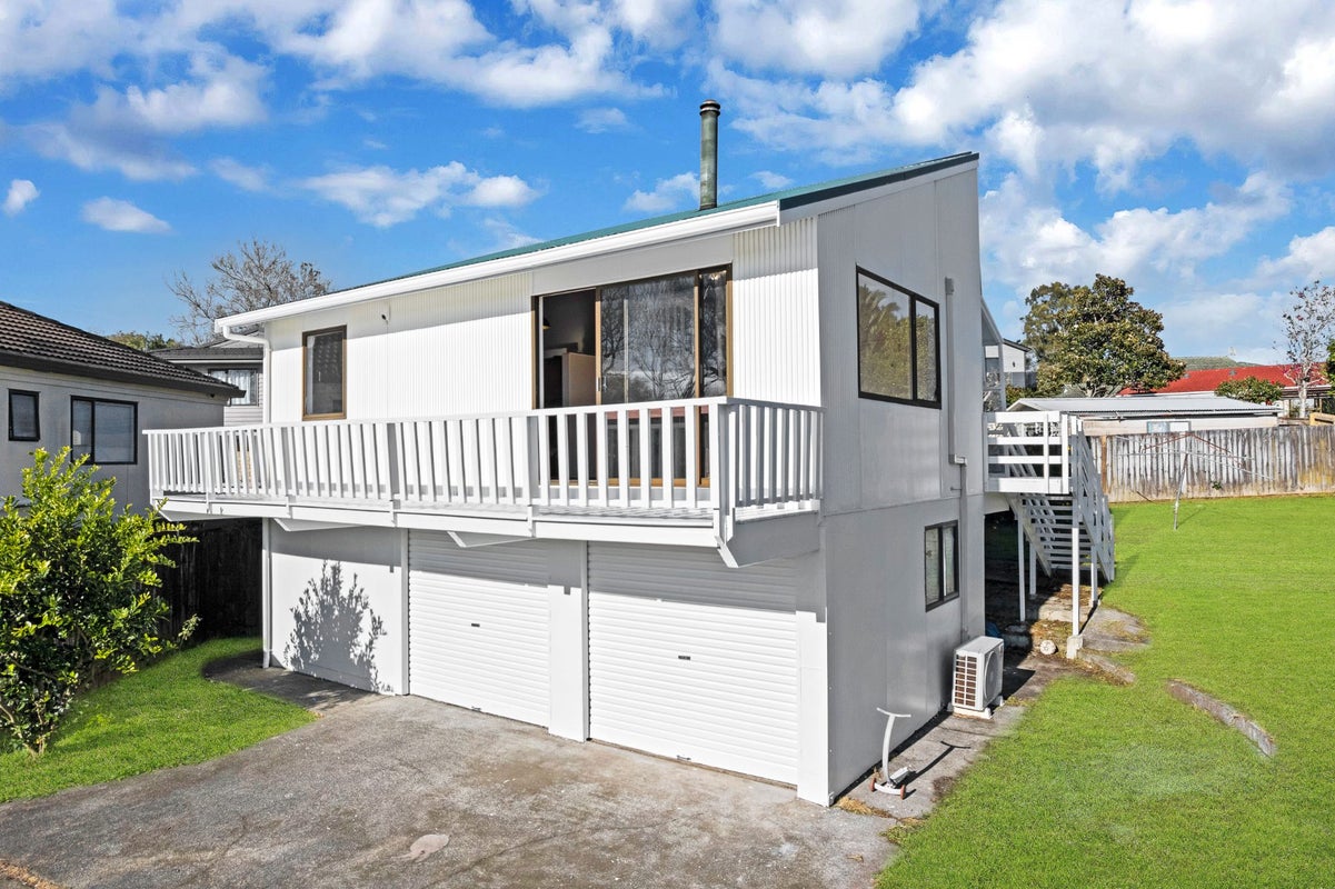 1/3 Eterna Place, Clover Park, Auckland - Carousel 1