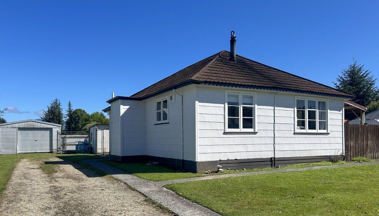 4 Plaskett Street, Reefton, Reefton - Carousel 1