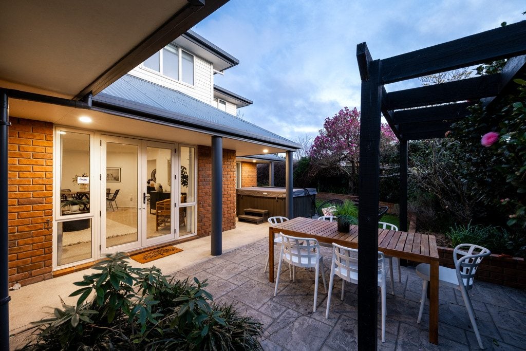 1 Oaktree Lane, Bishopdale, Christchurch - Carousel 2