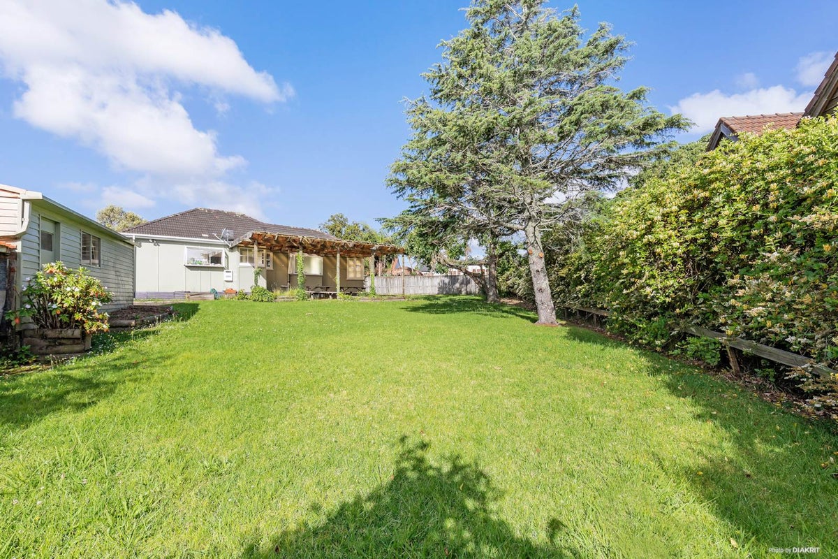19 Fairfax Avenue, Northcote, Auckland - Carousel 2