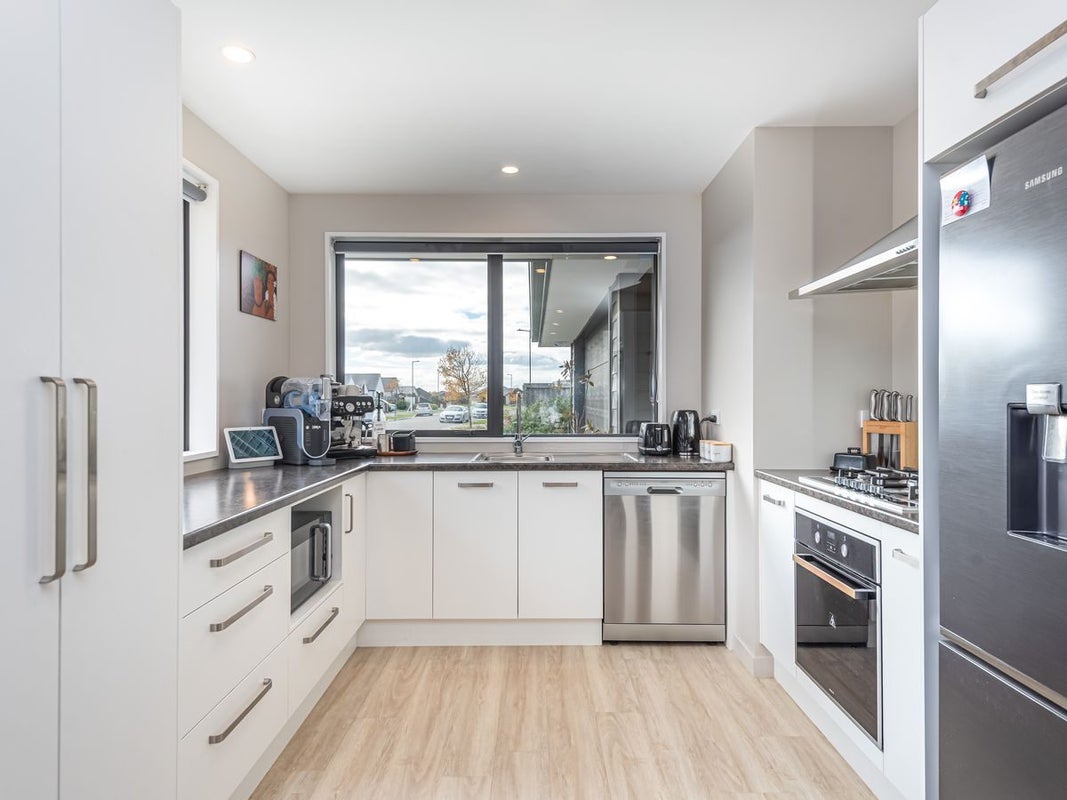 19 Helen Place, Halswell, Christchurch - Carousel 2