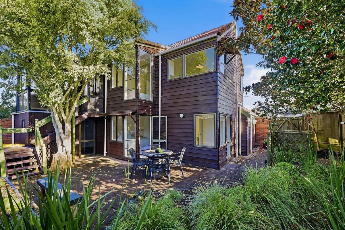 2/1 Aramoana Avenue, Devonport, Auckland - Carousel 1