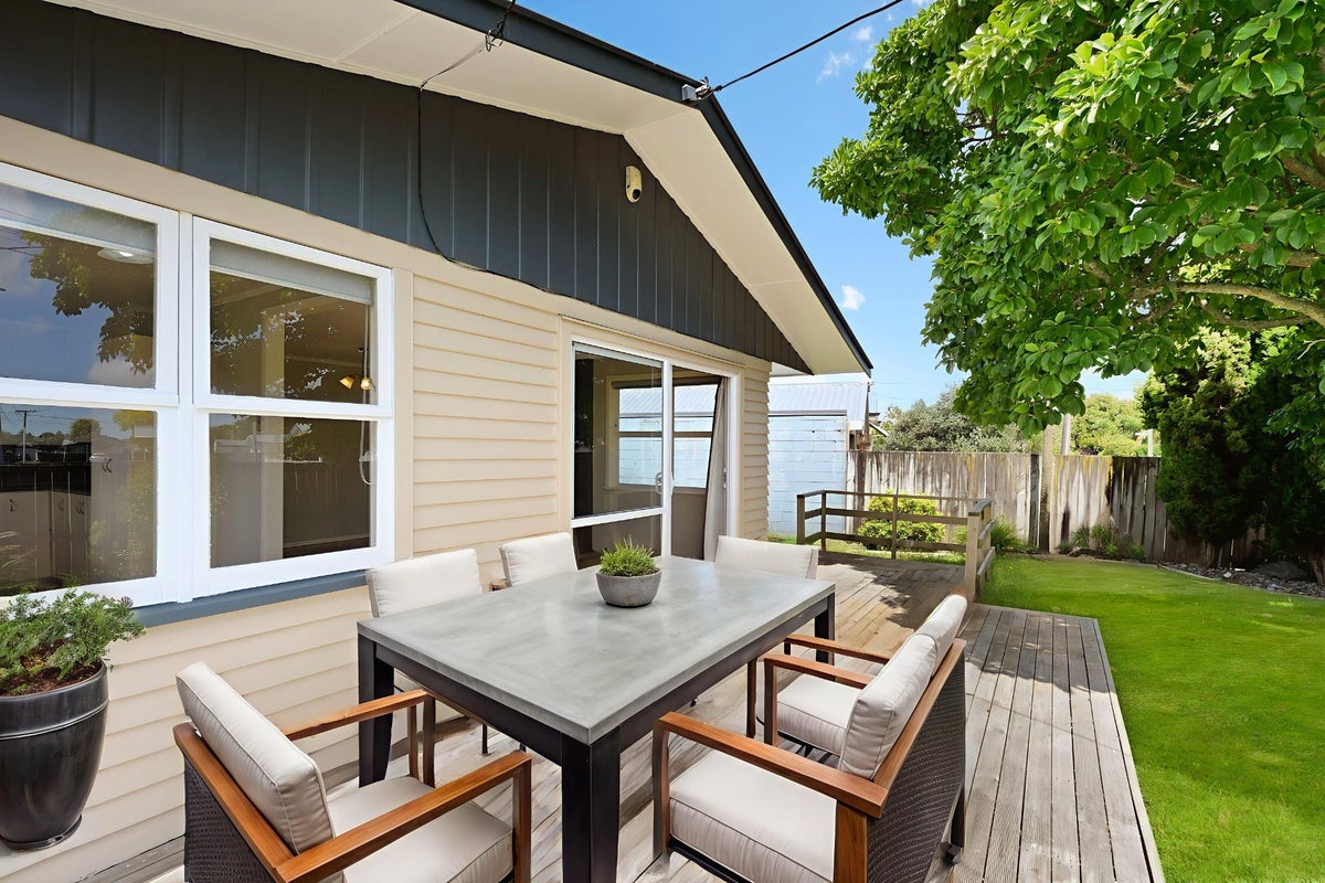 4 Hendon Road, Fairview Downs, Hamilton - Carousel 2
