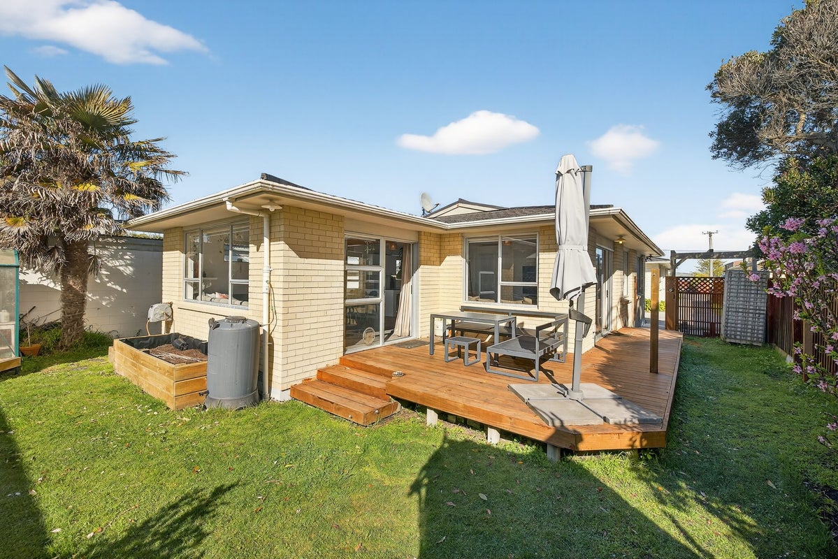 2/91A ROCKING HORSE ROAD, Southshore, Christchurch - Carousel 1
