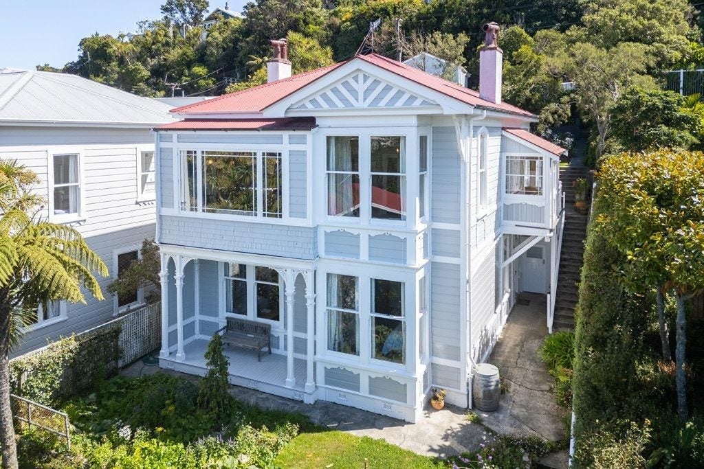 12 Fairview Crescent, Kelburn, Wellington - Carousel 1