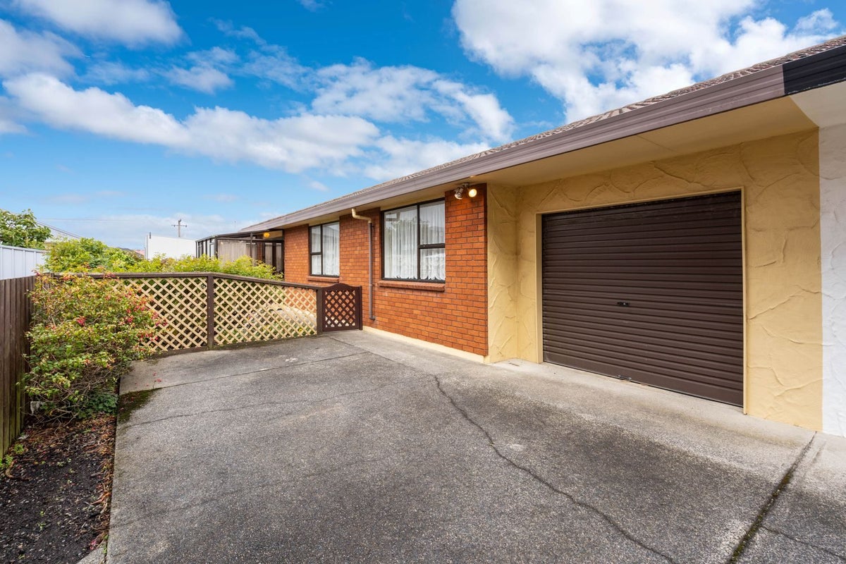 65B Queens Drive, Saint Kilda, Dunedin - Carousel 2