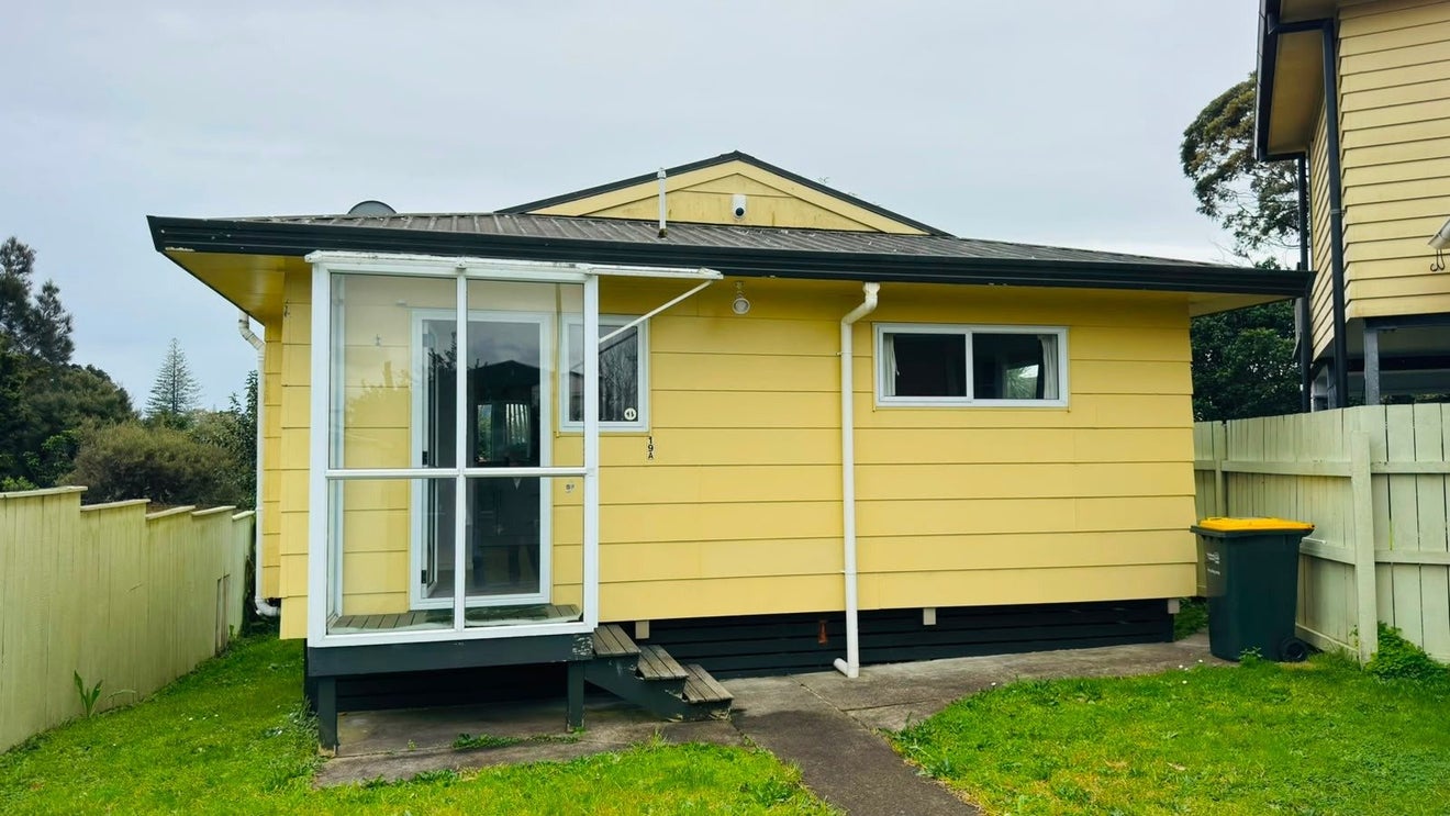 19A Walmsley Road, Mangere, Manukau City, Auckland - Carousel 1