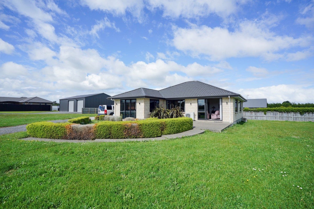 28 Majestic Chance, Seaward Bush, Invercargill - Carousel 1