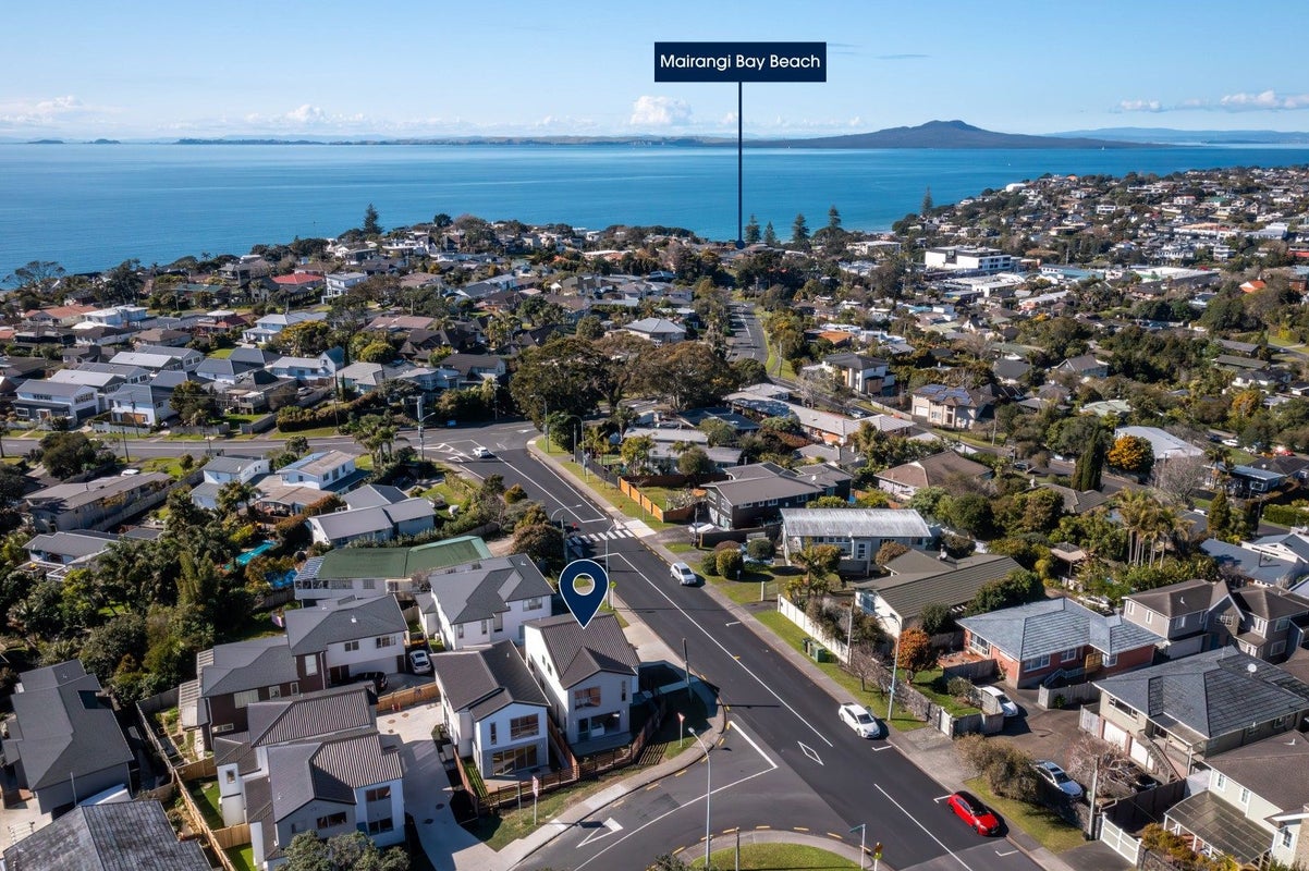 1D Clematis Avenue, Murrays Bay, Auckland - Carousel 13