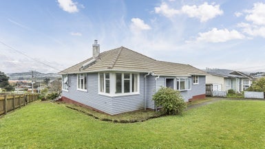 44 Kotuku Street, Elsdon, Porirua - Carousel 1
