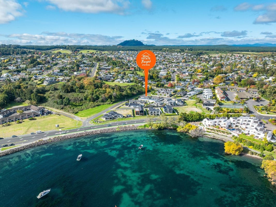1/1 The Moorings, Two Mile Bay, Taupo - Carousel 31