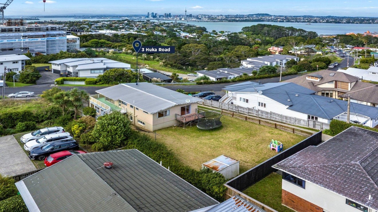 3 Huka Road, Birkenhead, Auckland - Carousel 2