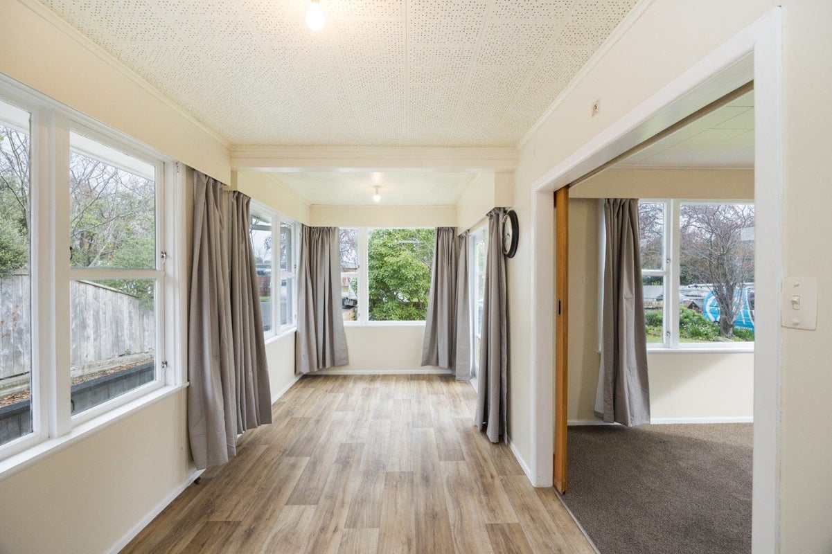 27 Newbury Street, Awapuni, Palmerston North - Carousel 2