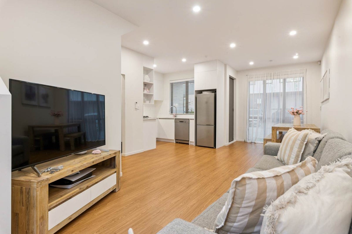 4C Whakatupu Road, Flat Bush, Auckland - Carousel 2