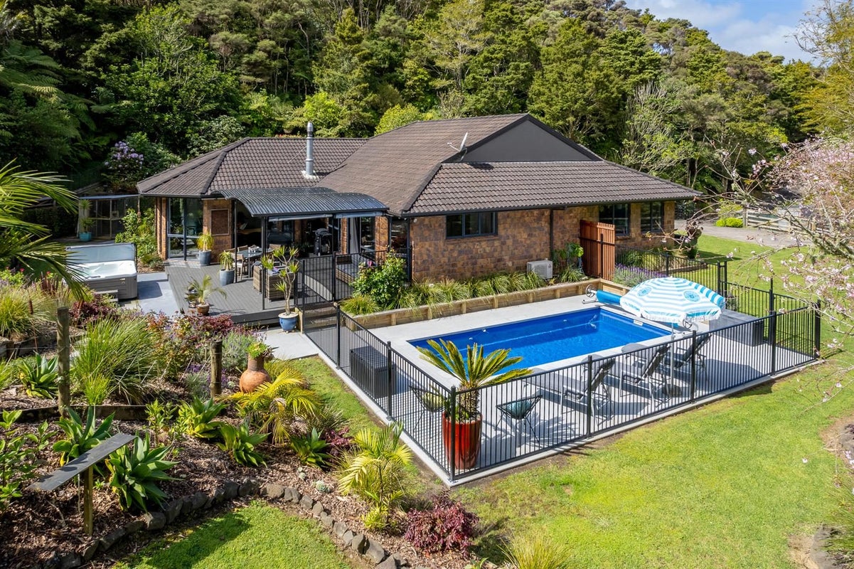 81 Taylor Road, Waimauku, Waimauku - Carousel 1