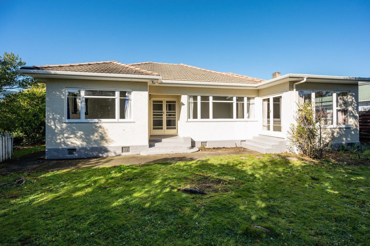 2 Templemore Drive, Richmond, Richmond - Carousel 1