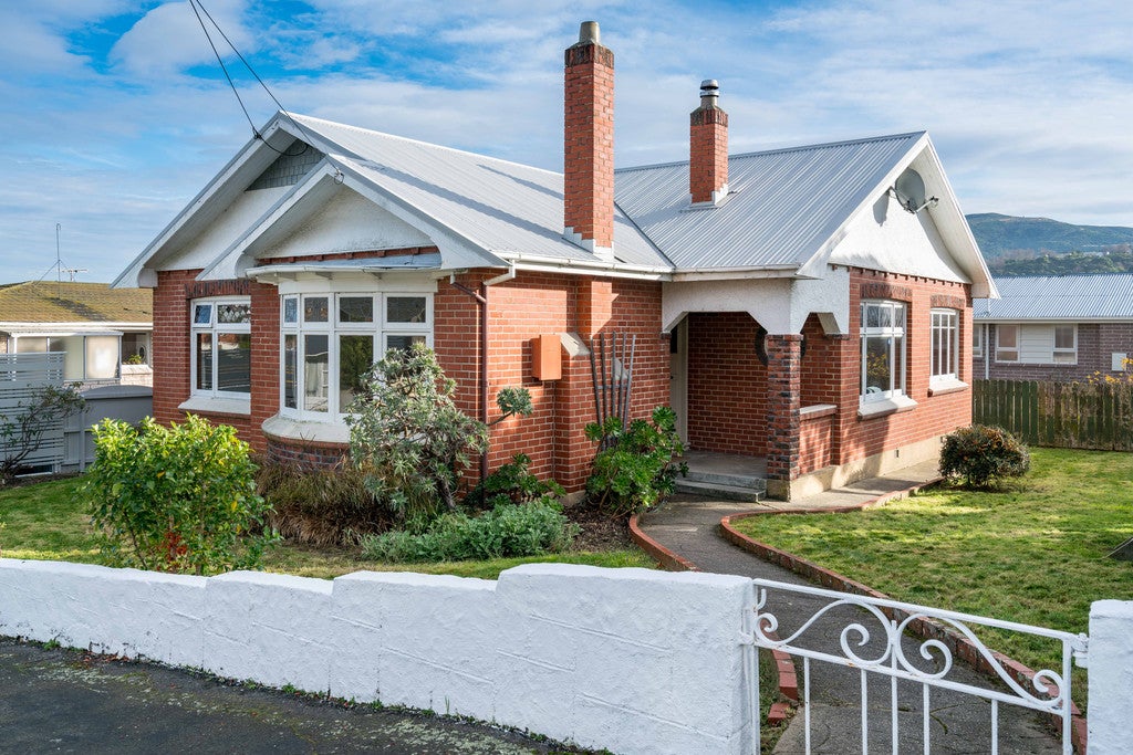 51 Evans Street, Opoho, Dunedin - Carousel 1