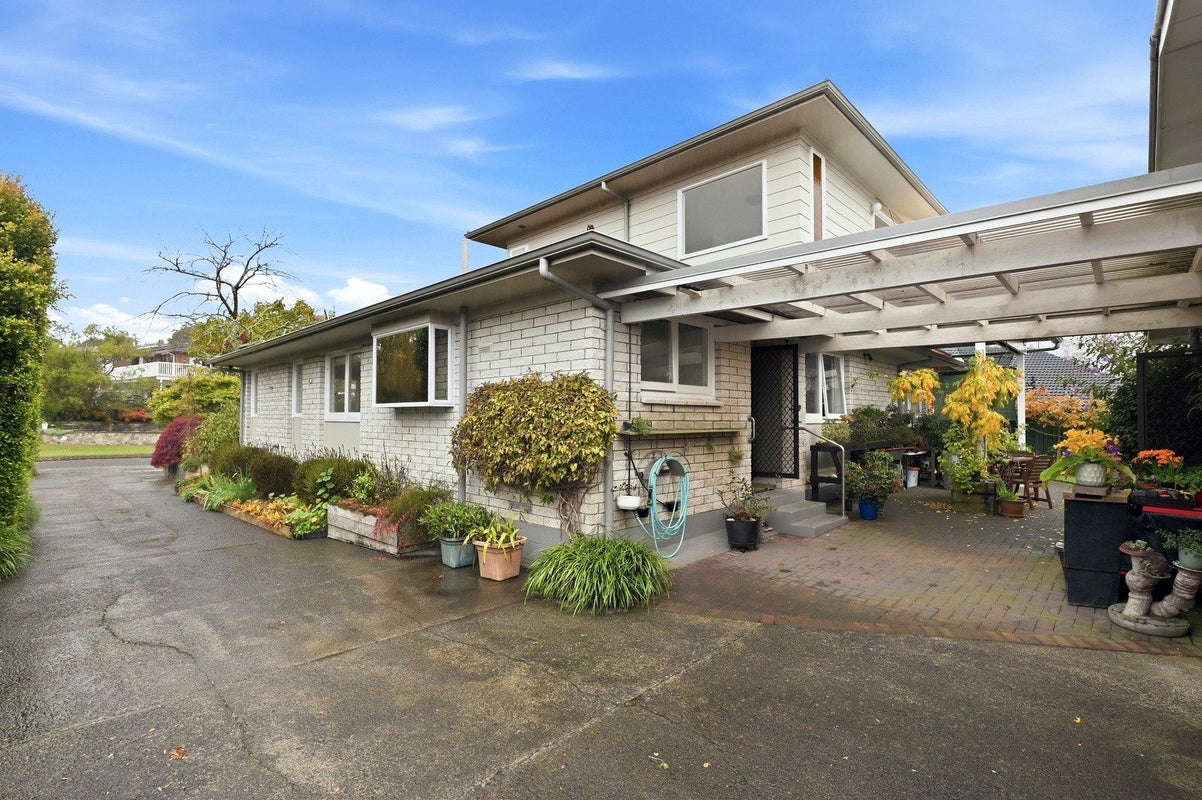 3 Solly Place, Springfield, Rotorua - Carousel 2