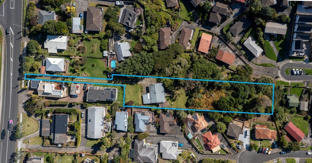 295 Glenfield Road, Glenfield, Auckland - Carousel 11