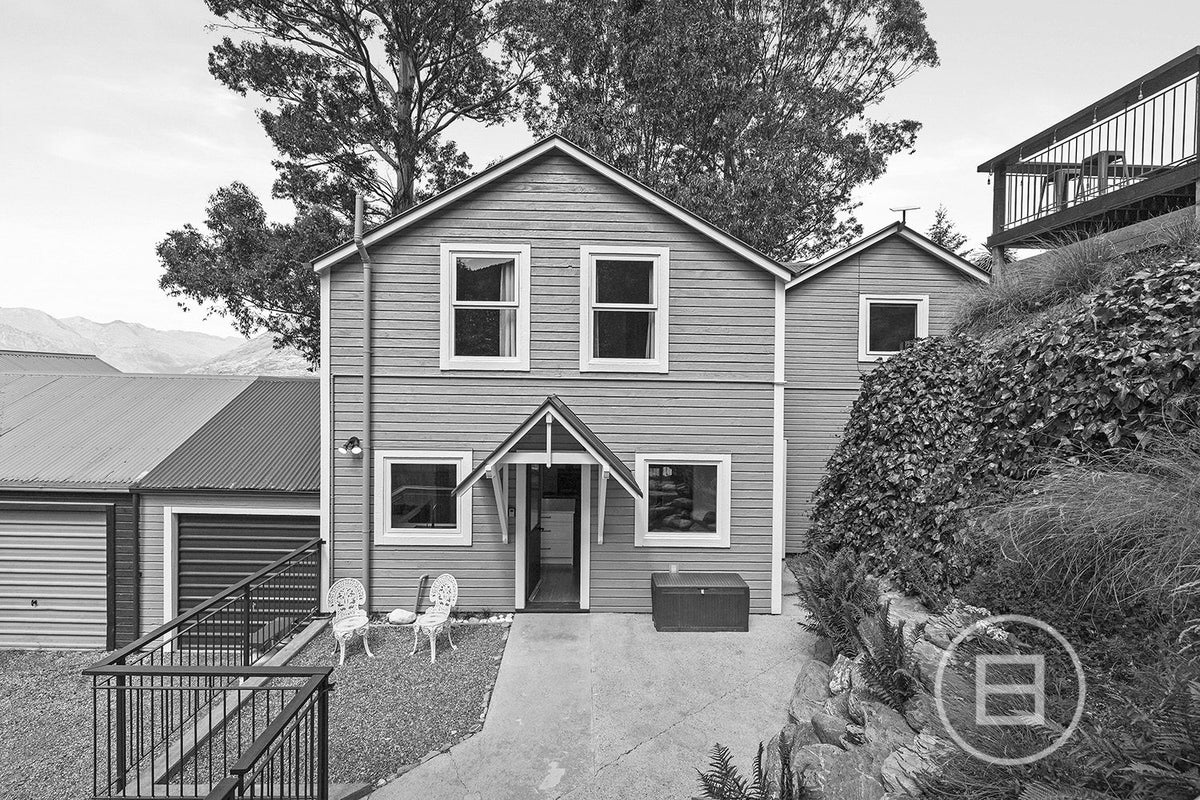 246B Fernhill Road, Sunshine Bay, Queenstown - Carousel 1