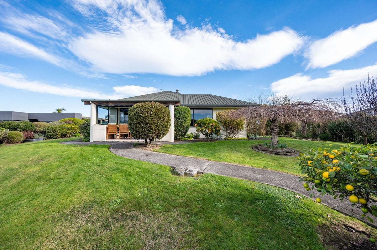 6 James Cross Place, Mapua - Carousel 1